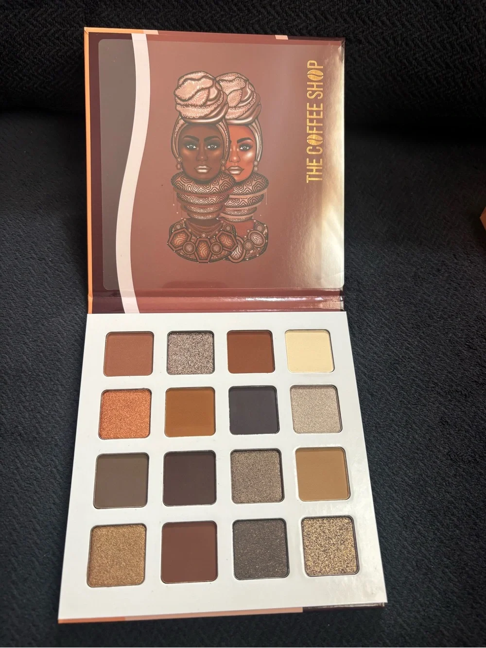The Coffee Shop By Juvia’s 16 Pot Eyeshadow Palette - Brown & Peach